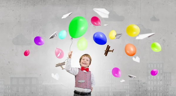 Glada förskolebarn pojke — Stockfoto