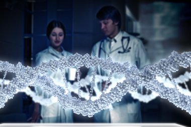 Laboratuvarda iki bilim adamı