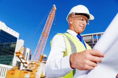 İnşaat alanında mühendis.