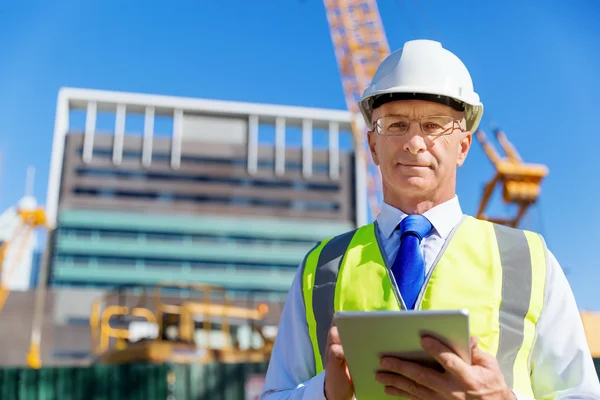 Ingeniero constructor en la obra — Foto de Stock