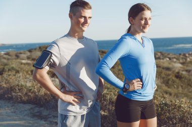 Plaj birlikte eğitim genç Çift