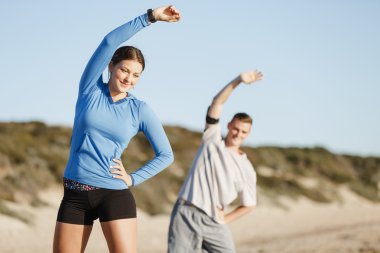 Plaj birlikte eğitim genç Çift