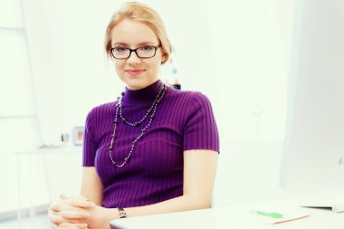 Yaratıcı iş kadını ofiste