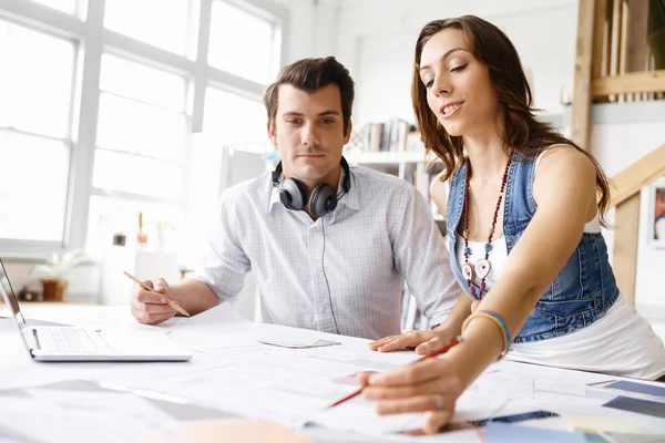 Start-up Team of two young people — Stock Photo, Image