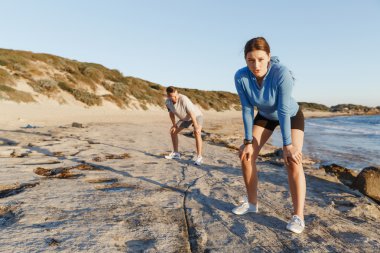 Plaj birlikte eğitim genç Çift