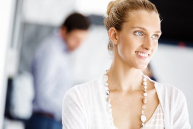 Office çekici kadın işçi