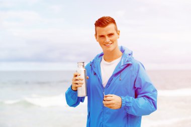 adam bir spor Şişeden içme