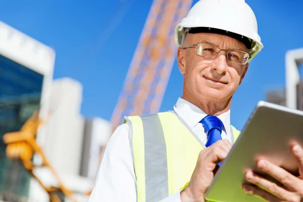 Ingeniero constructor en la obra — Foto de Stock