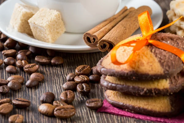 Biscoitos na mesa — Fotografia de Stock