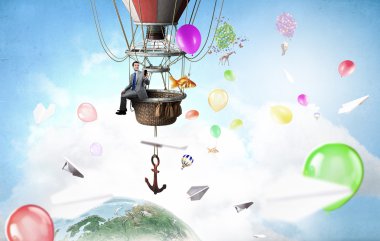 Zarif adam Aerostat içinde seyahat