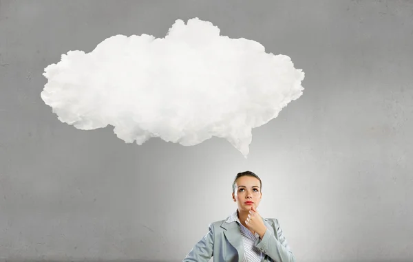 Mujer pensativa y sus pensamientos — Foto de Stock