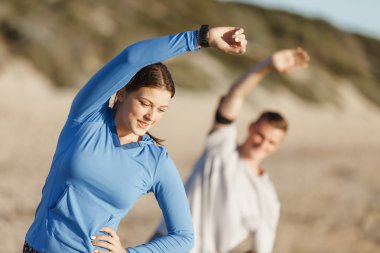 Plaj birlikte eğitim genç Çift