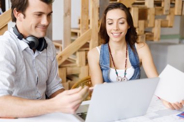 İki genç insan start-up takım