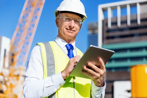 Ingeniero constructor en la obra — Foto de Stock