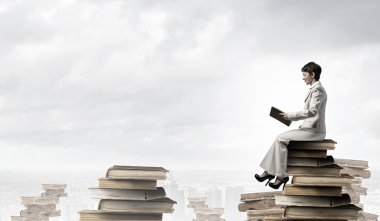 Ne zaman kitap alır, dış gerçeklikten