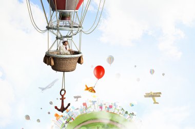 Zarif adam Aerostat içinde seyahat