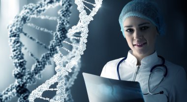 Kadın bilim teknoloji uzmanı laboratuvar olarak