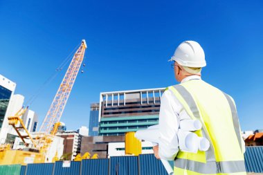 İnşaat alanında mühendis.