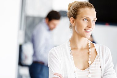 Office çekici kadın işçi