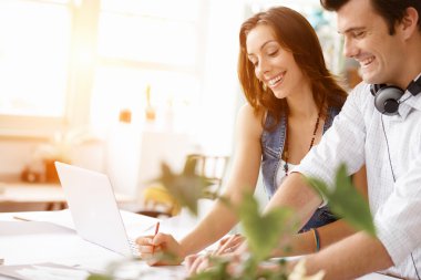 İki genç insan start-up takım