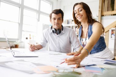 İki genç insan start-up takım