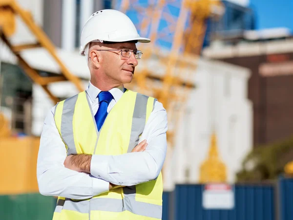 Ingenjör byggmästare på byggarbetsplatsen — Stockfoto