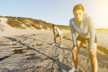 Plaj birlikte eğitim genç Çift