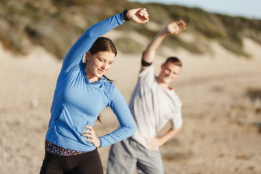 Plaj birlikte eğitim genç Çift