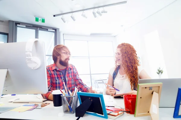 Two co-workers working together — Stock Photo, Image