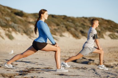 Plaj birlikte eğitim genç Çift