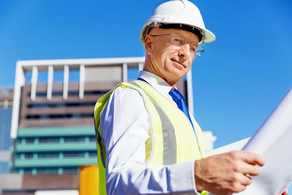 Ingeniero constructor en la obra —  Fotos de Stock