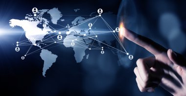 elinde bütün dünya