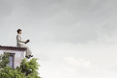 Ne zaman kitap alır, dış gerçeklikten