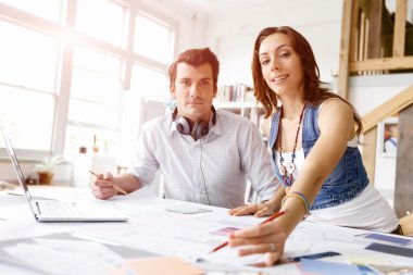 İki genç insan start-up takım