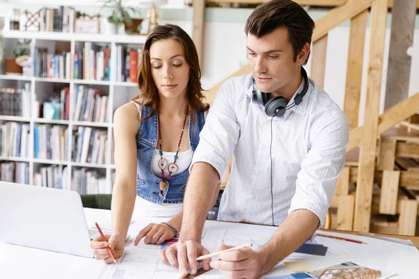 Start-up Team of two young people — Stock Photo, Image