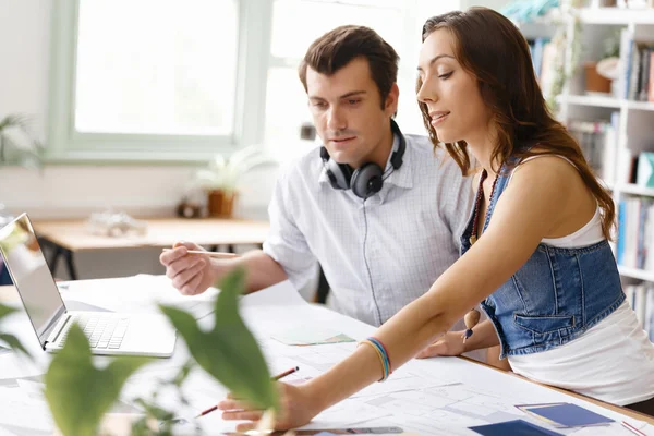 Start-up Team of two young people — Stock Photo, Image