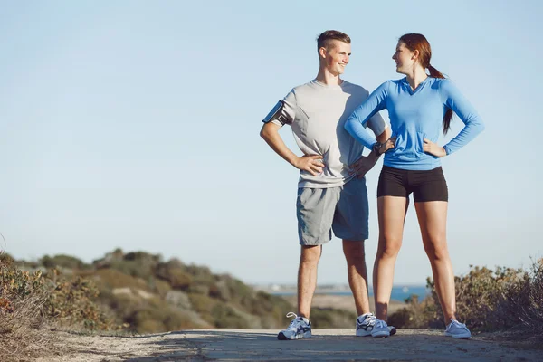 Plaj birlikte eğitim genç Çift