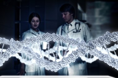 Laboratuvarda iki bilim adamı