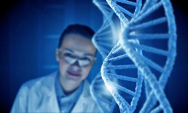 Kadın bilim teknoloji uzmanı laboratuvar olarak