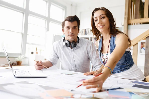 Start-up Team of two young people — Stock Photo, Image