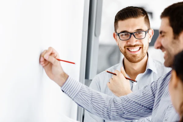 Gente de negocios en oficina moderna — Foto de Stock