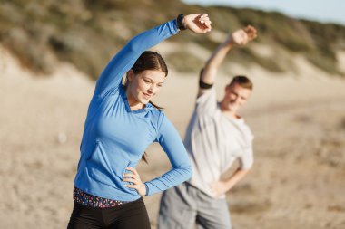 Plaj birlikte eğitim genç Çift