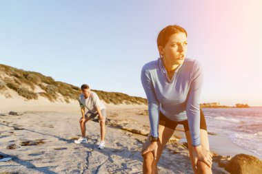 Plaj birlikte eğitim genç Çift