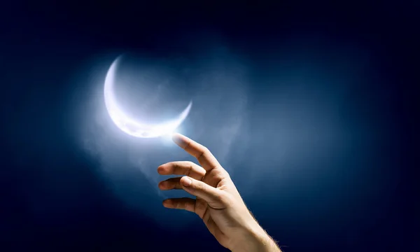 นิ้วถึงดวงจันทร์ดาว — ภาพถ่ายสต็อก