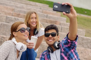 Büyük selfie yapma