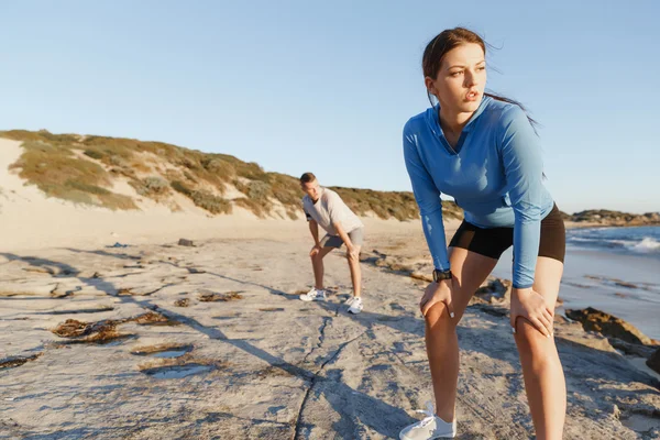 Plaj birlikte eğitim genç Çift