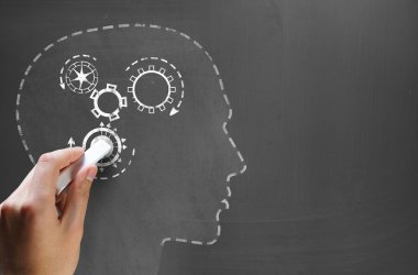 Yazı tahtası üzerinde adam çizim Dişliler