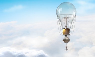 Zarif adam Aerostat içinde seyahat