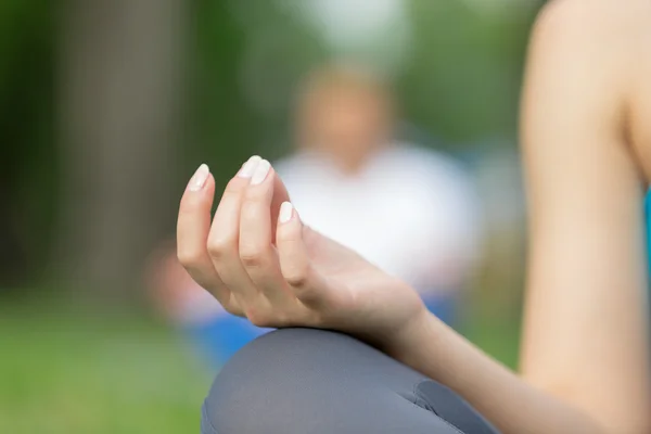 Having yoga practice in park — Stock Photo, Image