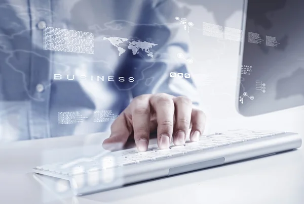 Man surfing the Internet — Stock Photo, Image